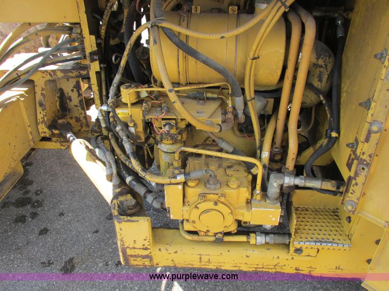 image for item A8521 1992 Caterpillar CB434 vibratory smooth drum roller