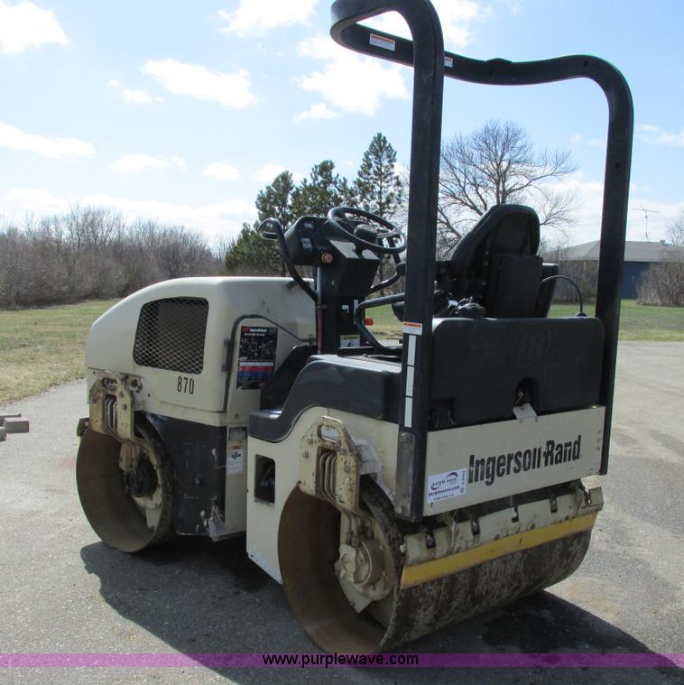 image for item A8522 2004 Ingersoll Rand DD24 vibratory roller