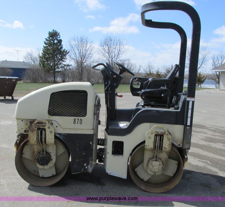 image for item A8522 2004 Ingersoll Rand DD24 vibratory roller