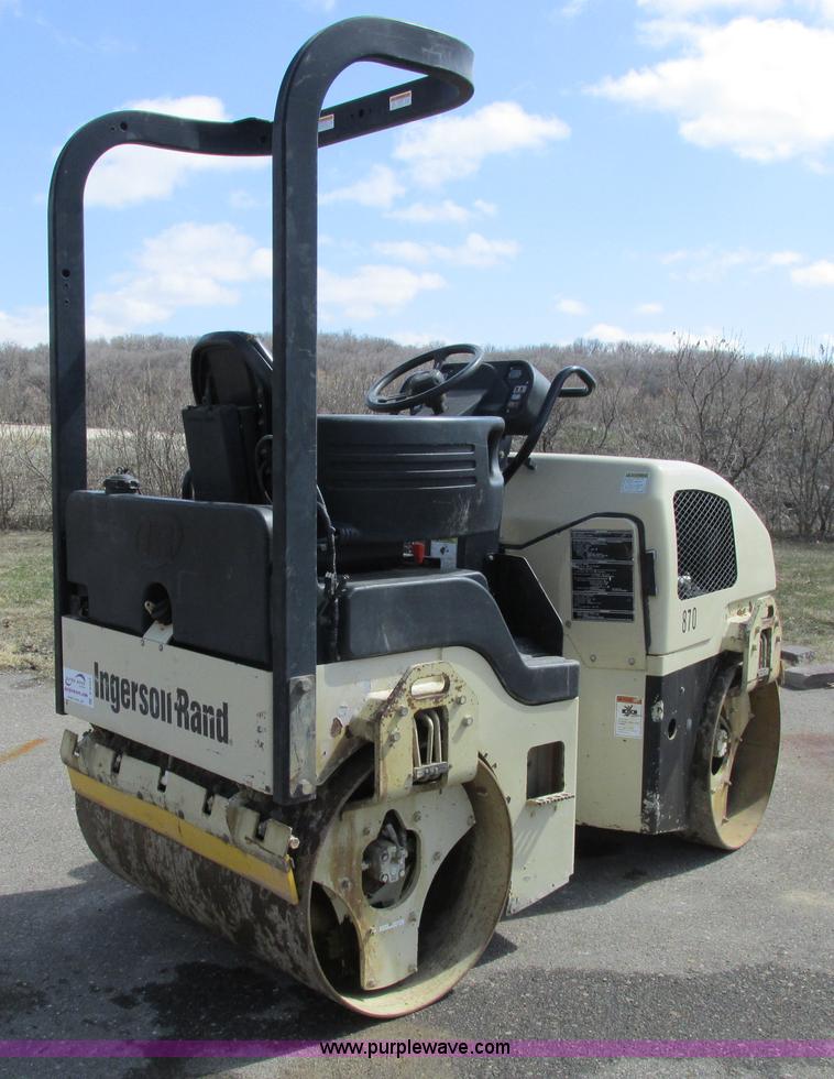 image for item A8522 2004 Ingersoll Rand DD24 vibratory roller