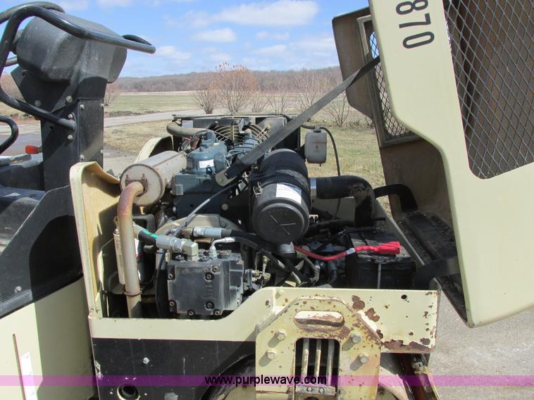 image for item A8522 2004 Ingersoll Rand DD24 vibratory roller