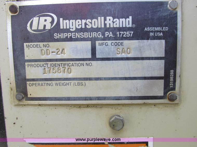 image for item A8522 2004 Ingersoll Rand DD24 vibratory roller
