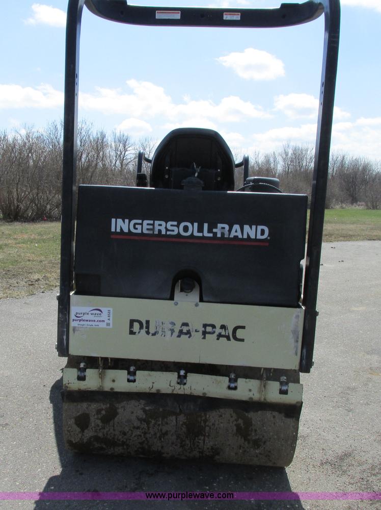image for item A8523 2001 Ingersoll Rand DD24 vibratory roller