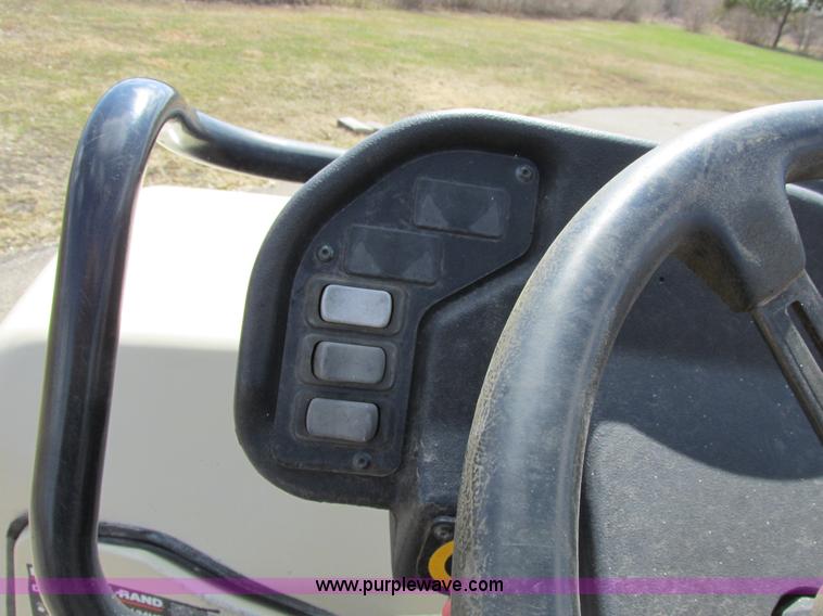 image for item A8523 2001 Ingersoll Rand DD24 vibratory roller