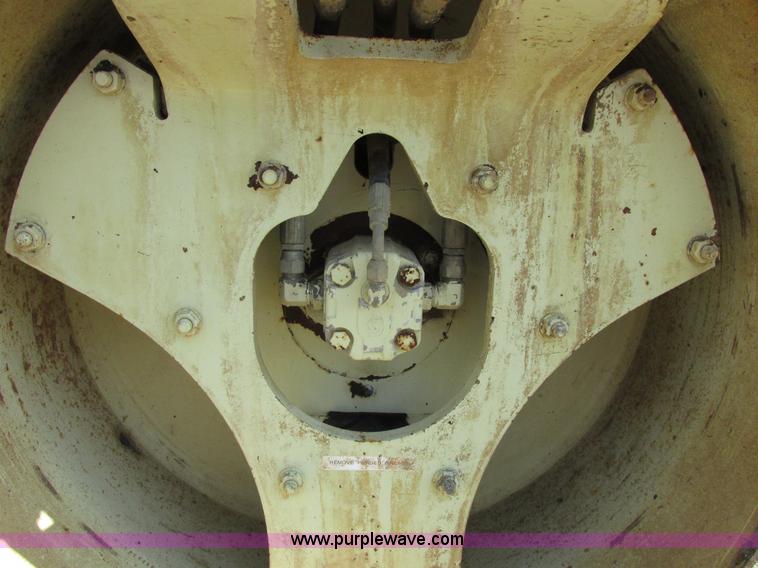 image for item A8523 2001 Ingersoll Rand DD24 vibratory roller