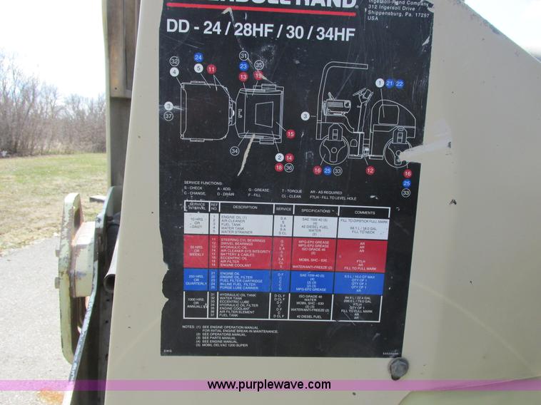 image for item A8523 2001 Ingersoll Rand DD24 vibratory roller