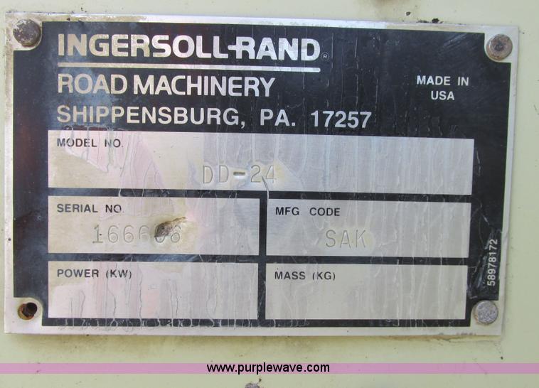 image for item A8523 2001 Ingersoll Rand DD24 vibratory roller