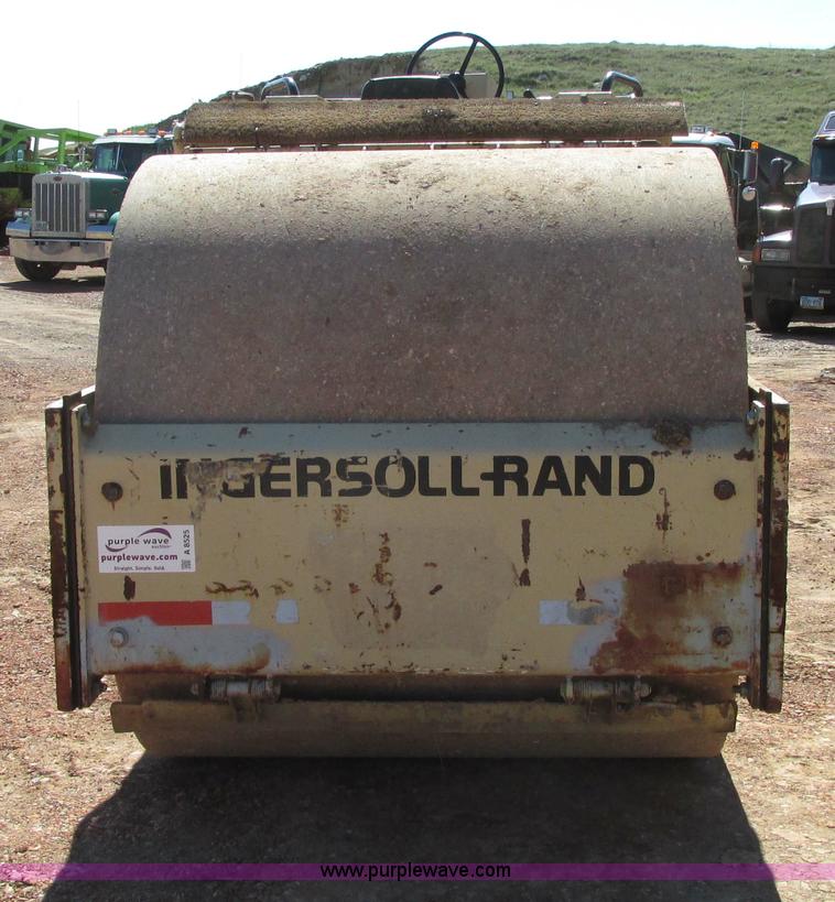 image for item A8525 1991 Ingersoll Rand ST105 static compactor