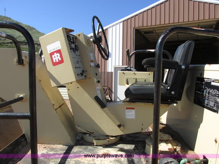 image for item A8525 1991 Ingersoll Rand ST105 static compactor