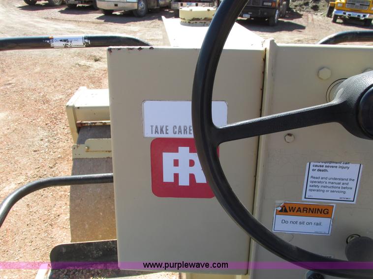 image for item A8525 1991 Ingersoll Rand ST105 static compactor
