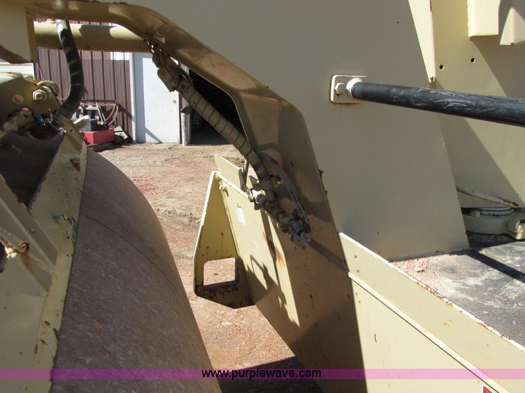 image for item A8525 1991 Ingersoll Rand ST105 static compactor