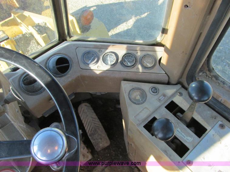 image for item A8528 1985 Caterpillar 926 Payloader wheel loader
