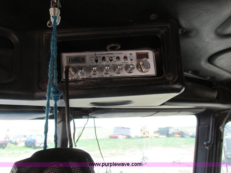 image for item A8531 1996 Freightliner FLD120 semi truck