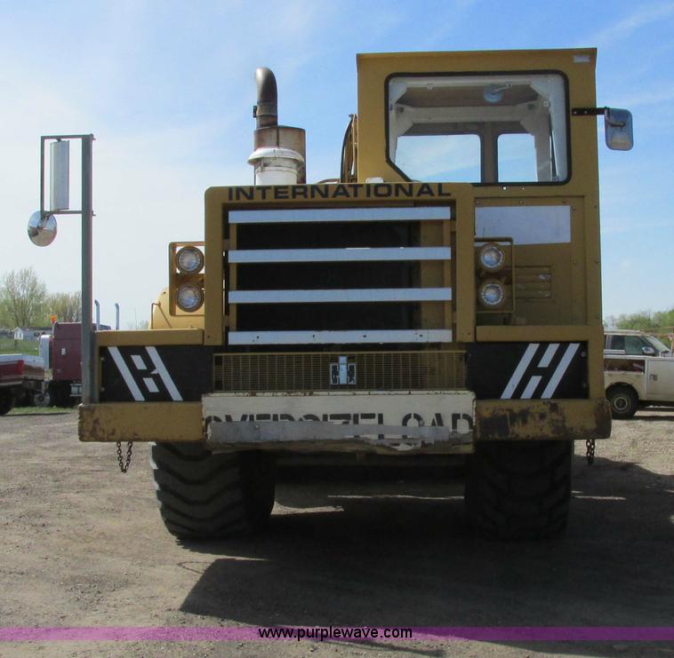 image for item A8532 International 444B elevating scraper