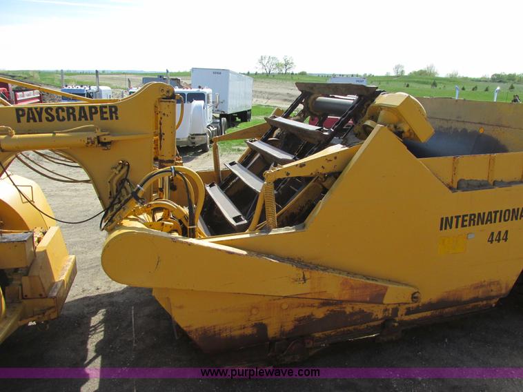 image for item A8532 International 444B elevating scraper
