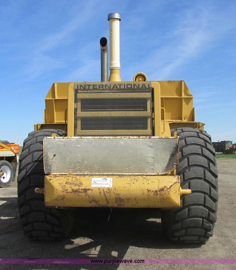 image for item A8532 International 444B elevating scraper