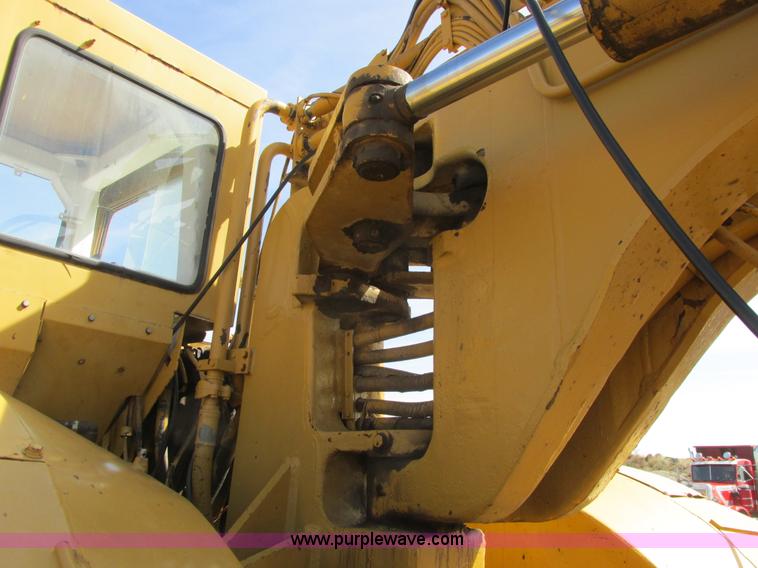 image for item A8532 International 444B elevating scraper