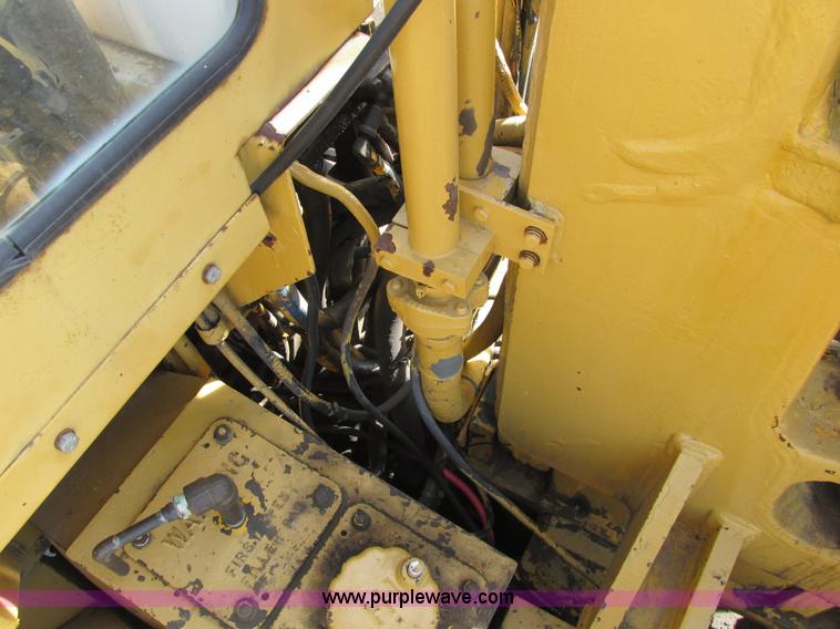 image for item A8532 International 444B elevating scraper