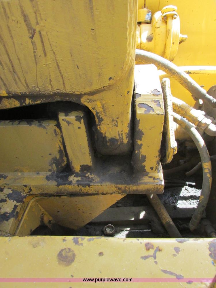 image for item A8532 International 444B elevating scraper