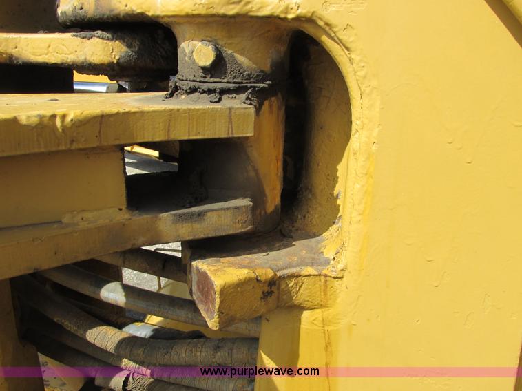 image for item A8532 International 444B elevating scraper