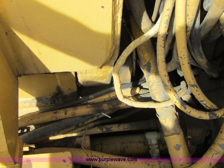 image for item A8532 International 444B elevating scraper