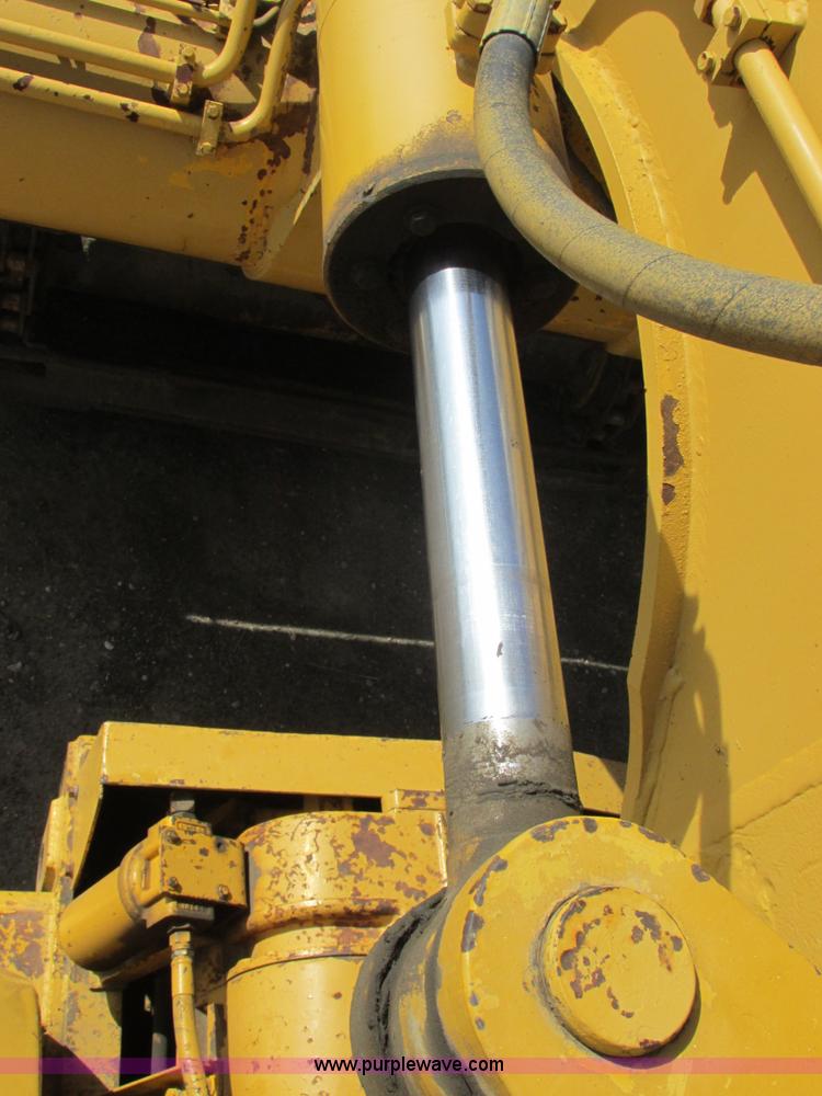 image for item A8532 International 444B elevating scraper