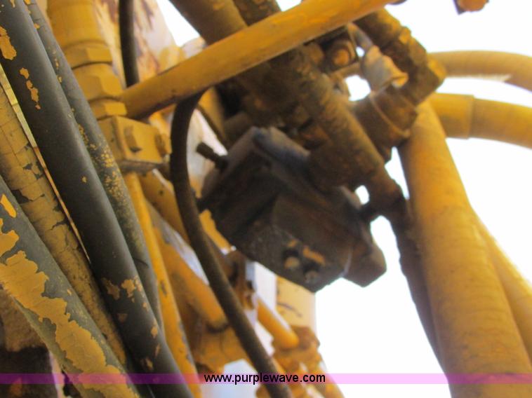 image for item A8532 International 444B elevating scraper