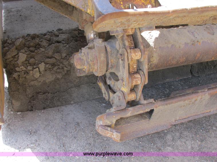 image for item A8532 International 444B elevating scraper