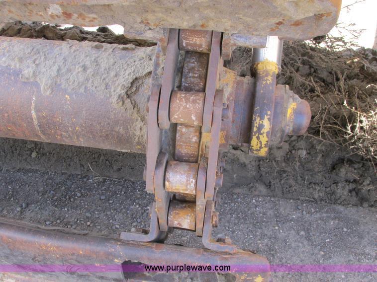 image for item A8532 International 444B elevating scraper