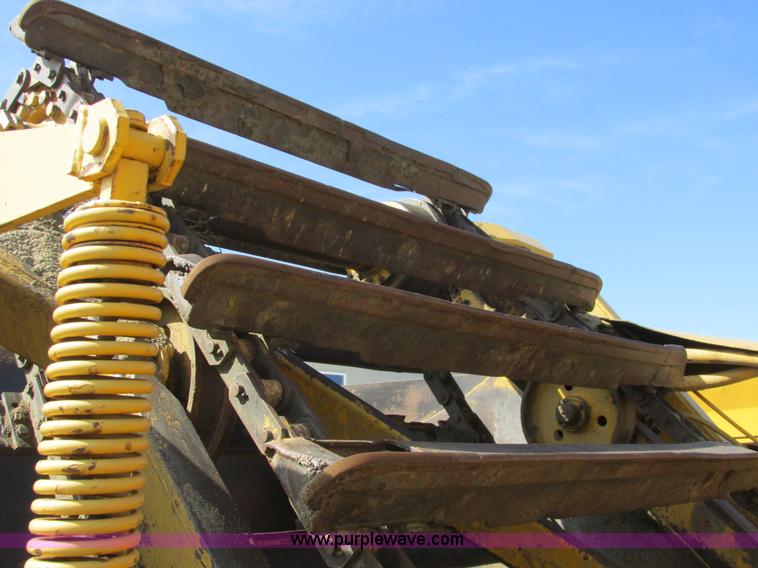 image for item A8532 International 444B elevating scraper