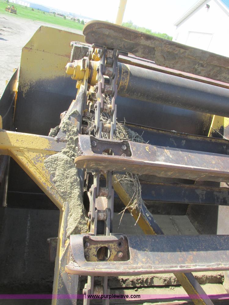 image for item A8532 International 444B elevating scraper