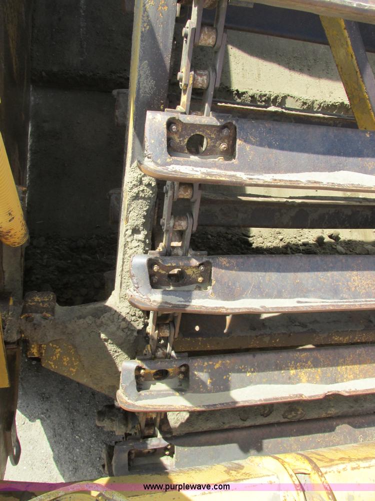 image for item A8532 International 444B elevating scraper