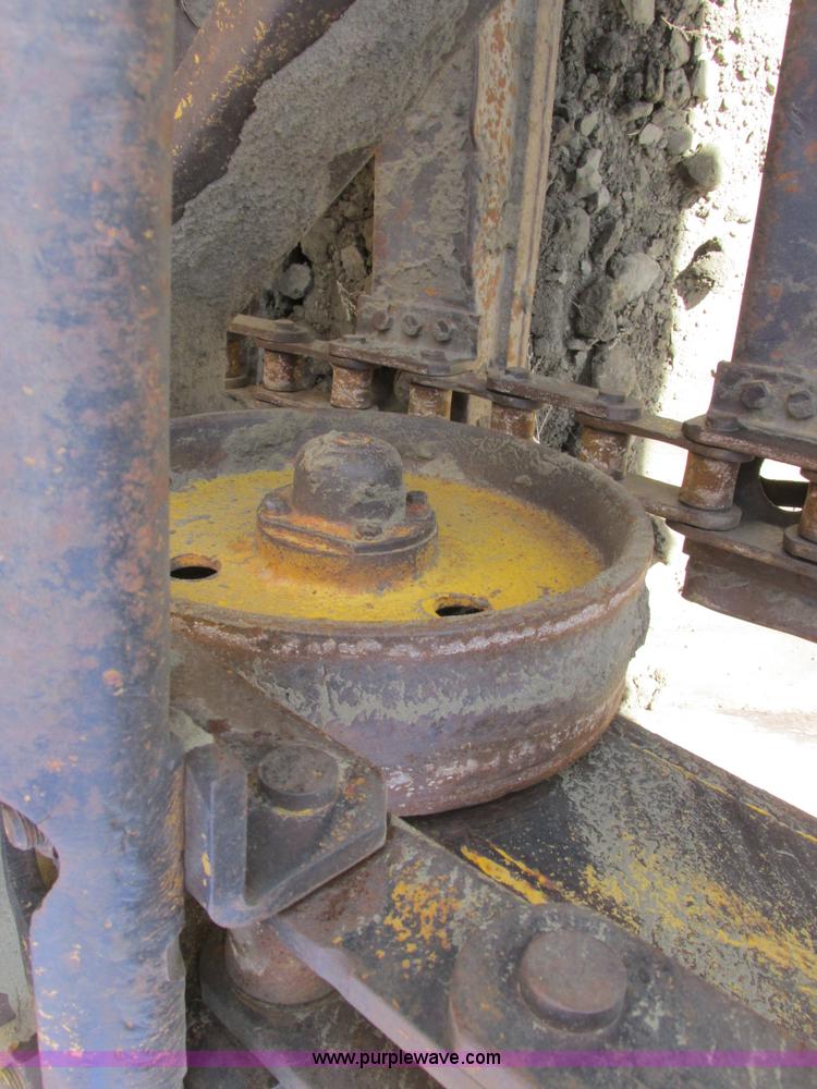 image for item A8532 International 444B elevating scraper