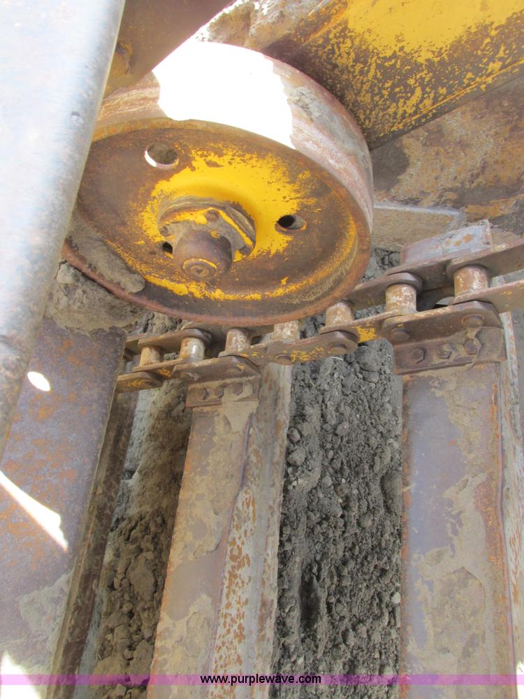 image for item A8532 International 444B elevating scraper