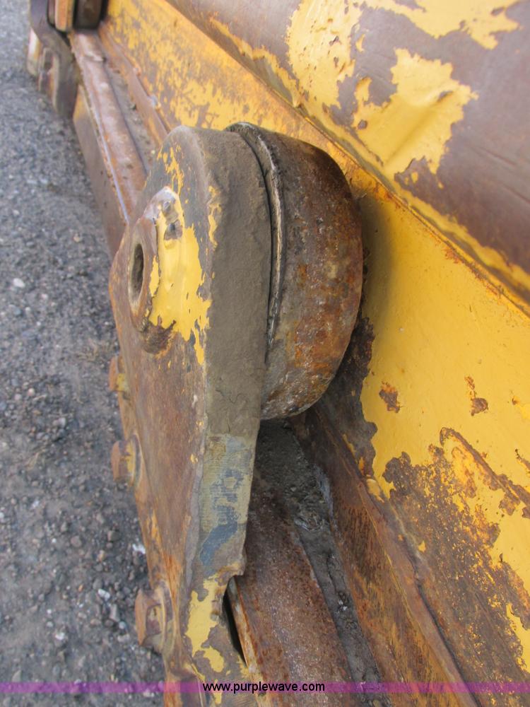 image for item A8532 International 444B elevating scraper