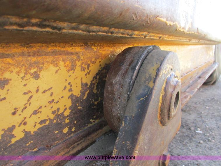 image for item A8532 International 444B elevating scraper