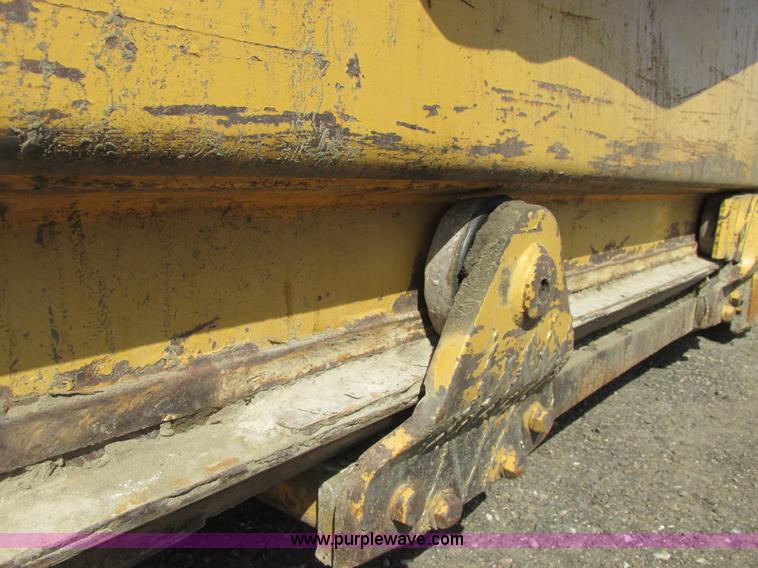 image for item A8532 International 444B elevating scraper