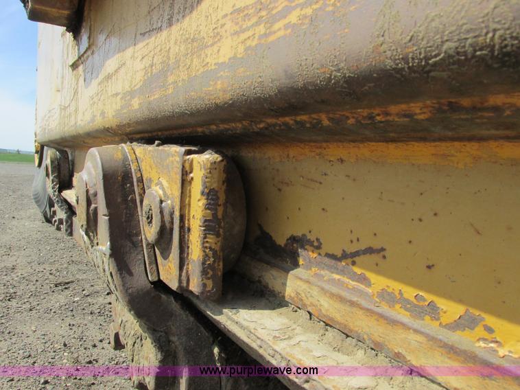 image for item A8532 International 444B elevating scraper