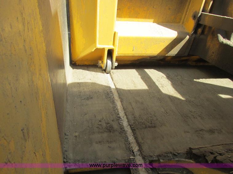 image for item A8532 International 444B elevating scraper