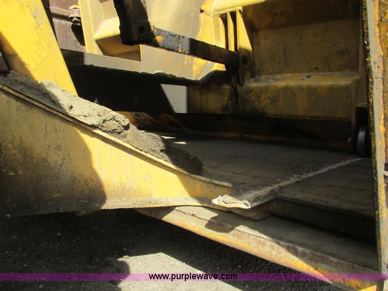 image for item A8532 International 444B elevating scraper