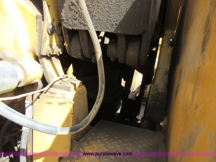 image for item A8532 International 444B elevating scraper