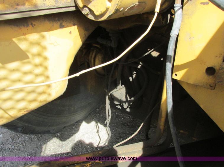 image for item A8532 International 444B elevating scraper