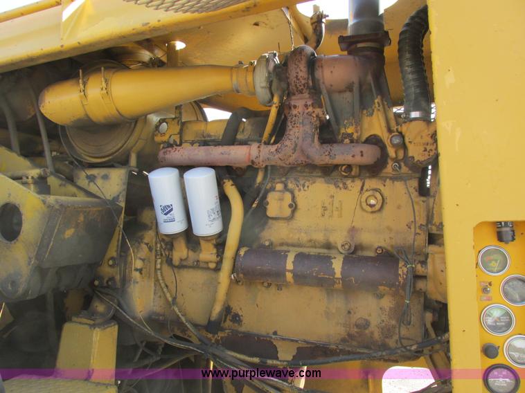 image for item A8532 International 444B elevating scraper