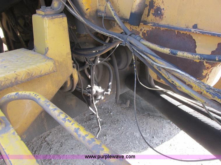 image for item A8532 International 444B elevating scraper