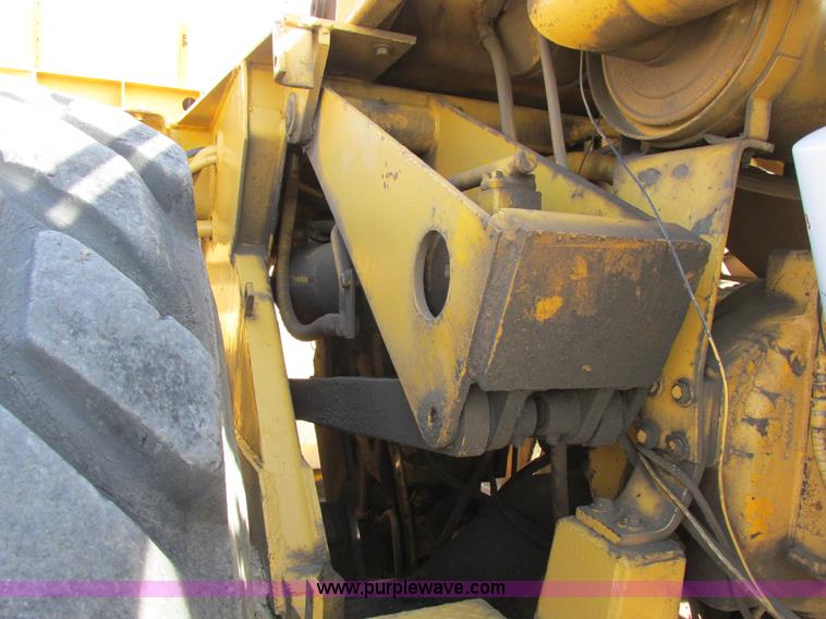 image for item A8532 International 444B elevating scraper