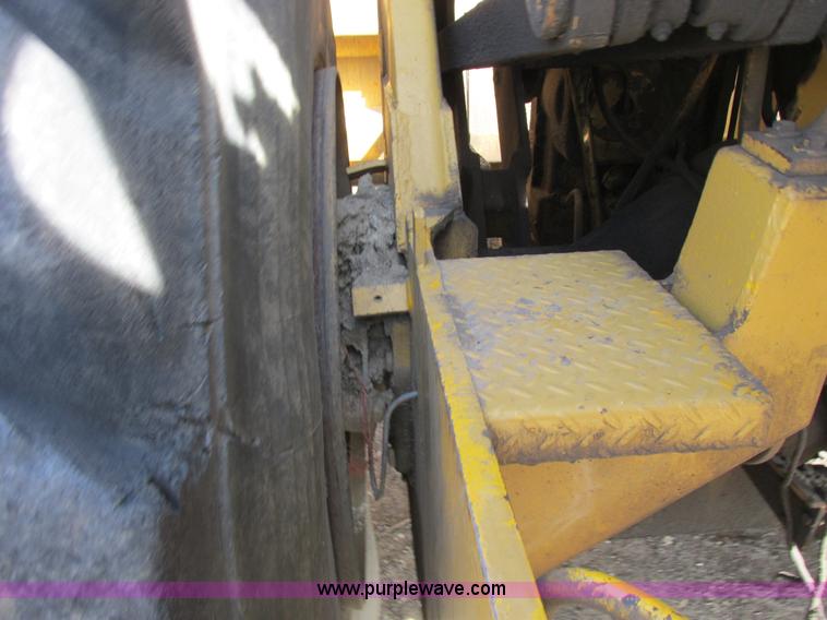 image for item A8532 International 444B elevating scraper