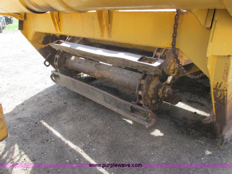 image for item A8532 International 444B elevating scraper