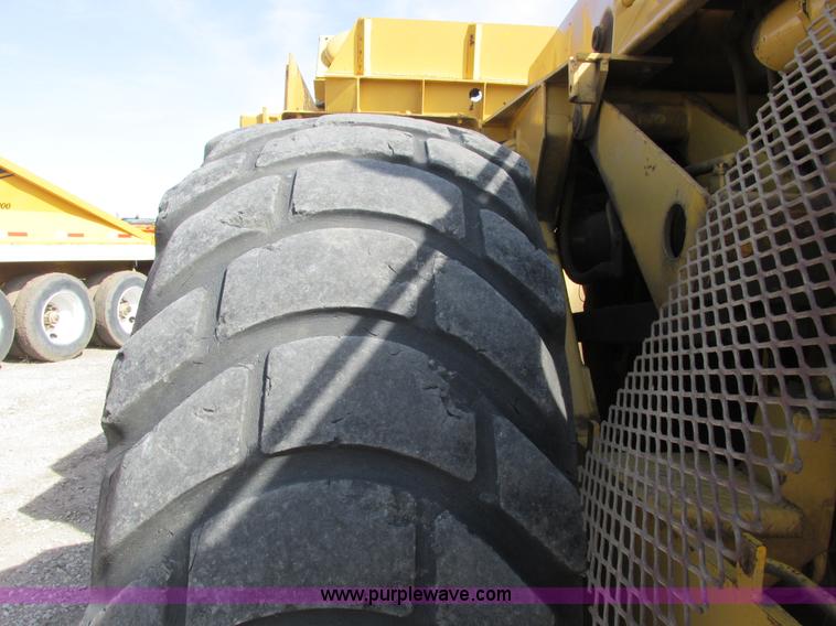 image for item A8532 International 444B elevating scraper