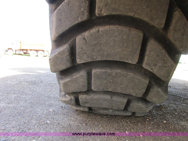 image for item A8532 International 444B elevating scraper