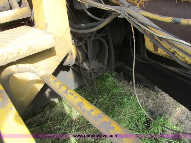 image for item A8532 International 444B elevating scraper